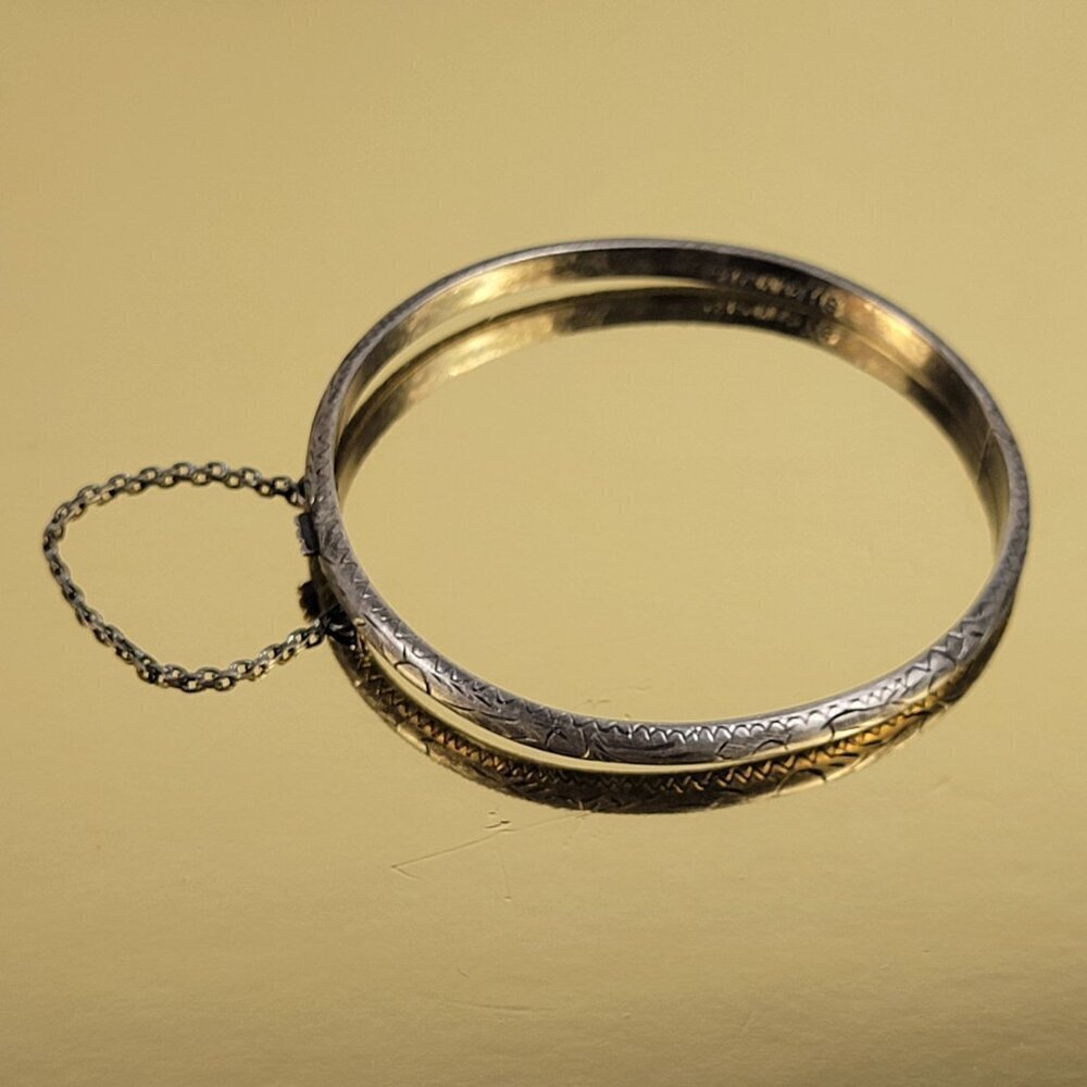 Vintage 925 Sterling Silver Hinged Etched Bangle Bracelet Oval Safety Chain 7 In